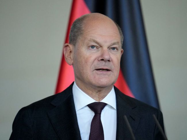 Scholz sľúbil zvýšiť investície a prilákať viac kvalifikovaných pracovníkov