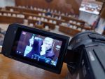 Poslanci Smeru a Hlasu dúfajú, že koalícia bude fungovať so 79 poslancami