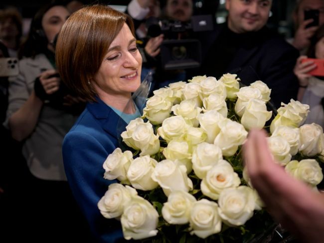 Sanduovej gratulujú k víťazstvu západní lídri vrátane Scholza, Macrona či Tuska