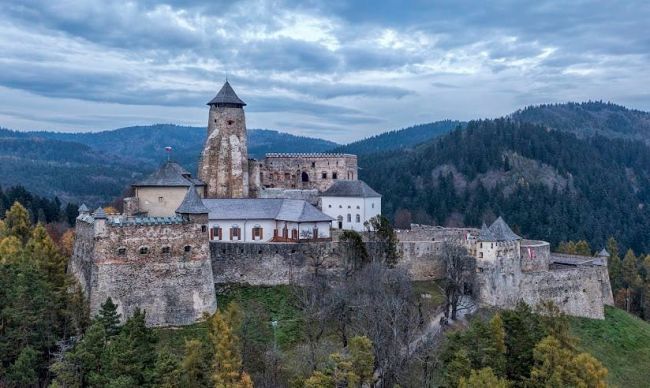 Severovýchodnú hradbu hradu Ľubovňa zrekonštruovali a dobudovali