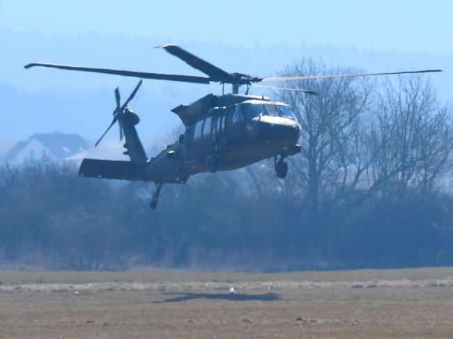 Rezort obrany chce kúpiť 12 vrtuľníkov Blackhawk