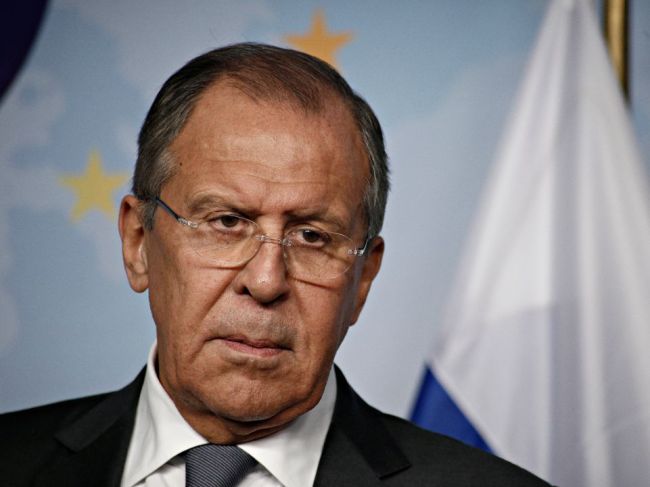 Lavrov obviňuje Francúzsko z tajných výziev na rokovania o Ukrajine