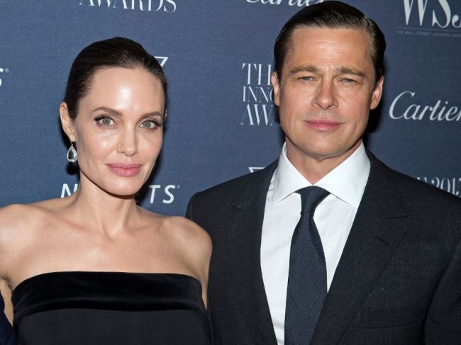 Brad Pitt a Angelina Jolieová sa po ôsmich rokoch dohodli na rozvode