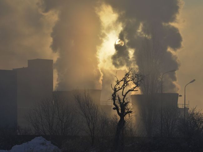 Upozornenie SHMÚ: Smog ohrozuje zdravie ľudí v týchto oblastiach