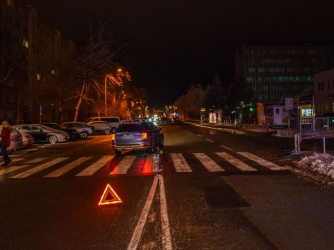 Auto vrazilo do chodkyne pred nemocnicou 