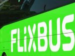 Tragická nehoda: Na diaľnici havaroval autobus spoločnosti Flixbus 