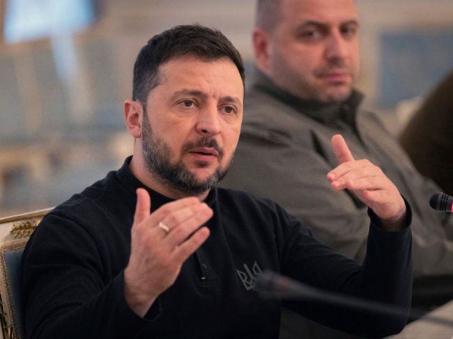 Zelenskyj: Vojenská pomoc pre Ukrajinu od USA sa nezastavila