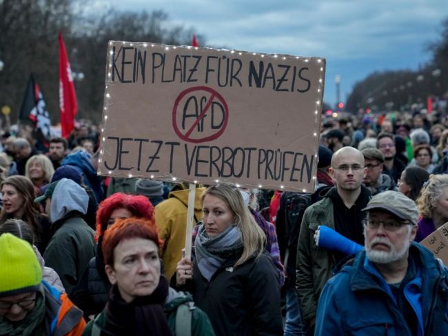 V Nemecku protestovali desiatky tisíc ľudí