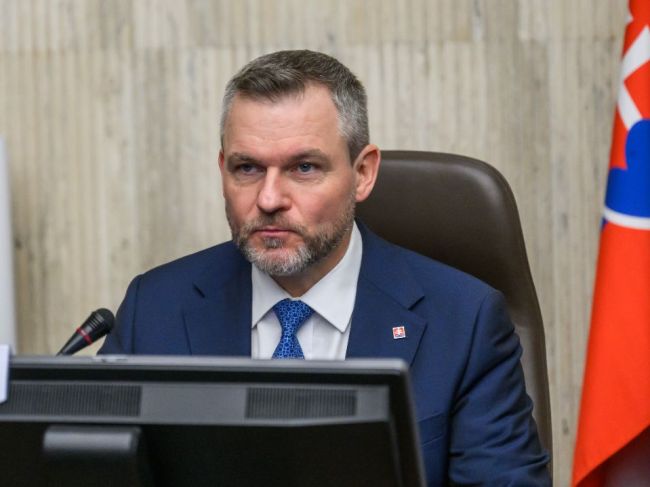 Pellegrini zvolal okrúhly stôl strán k zahraničnej politike