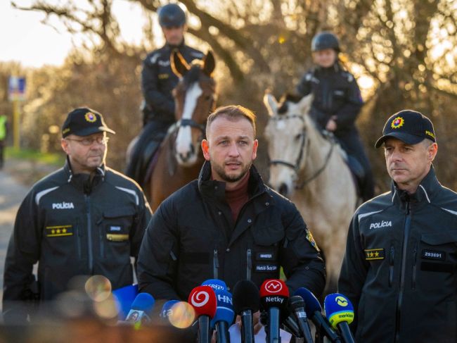 Šutaj Eštok: Polícia na hraniciach vykonáva preventívnu protiimigračnú akciu