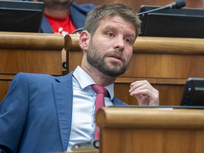 Michal Šimečka: Fico uráža ľudí, protestovať chodia, lebo absolútne zlyhal