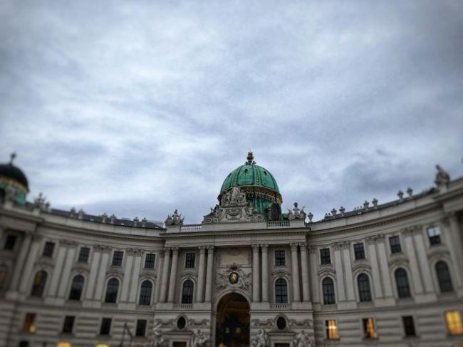 Vo Viedni protestovali tisícky ľudí