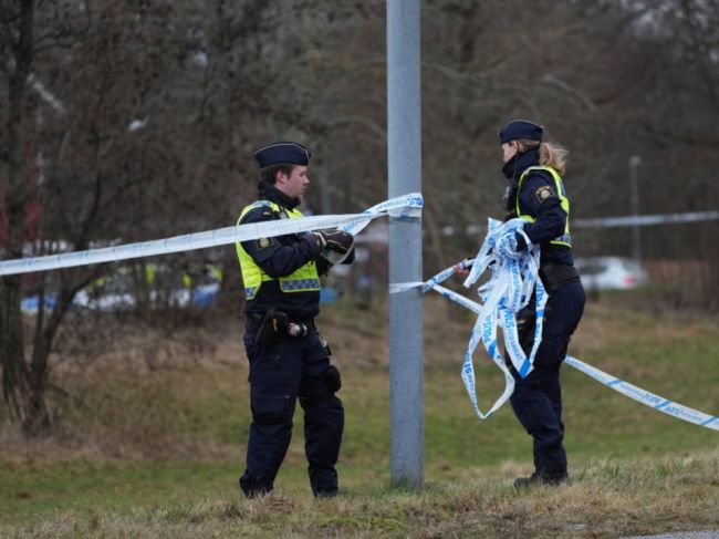 Polícia po útoku vo švédskom meste Örebro varuje pred dezinformáciami