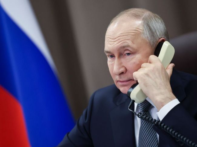 Kremeľ nepotvrdil ani nevyvrátil údajný telefonát medzi Trumpom a Putinom