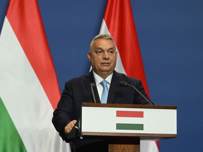 Orbán: Netreba odchádzať z EÚ, ona sa rozpadne sama