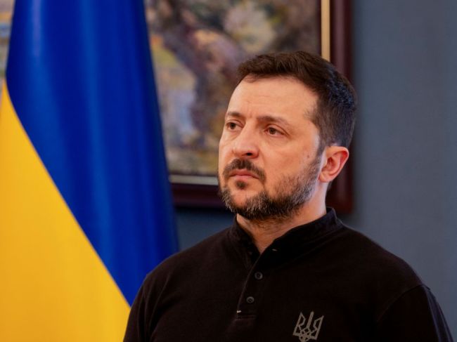 Zelenskyj volal so Scholzom, informoval ho o rozhovoroch s Kelloggom i Macronom