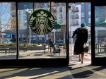 Starbucks prepustí 1100 zamestnancov