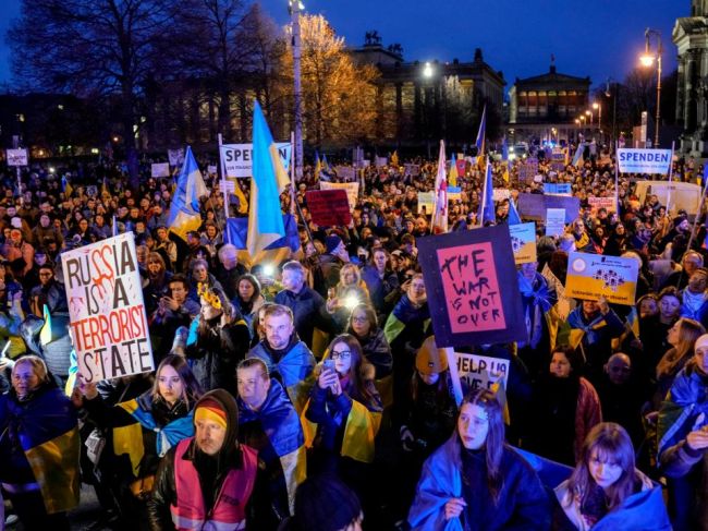 Berlín protestoval za podporu pre Kyjev