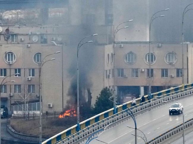 Na Ukrajine vyhlásili letecký poplach, Rusko útočí raketami