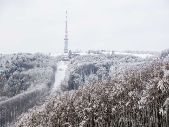 Na horách napadlo do 30 centimetrov nového snehu