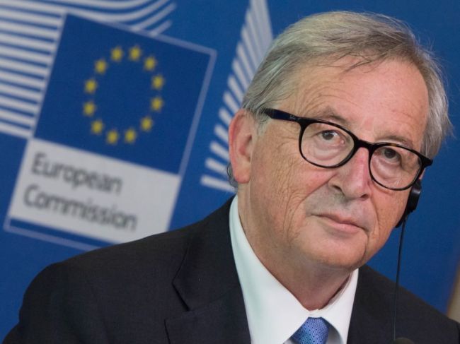 Exšéf EK Juncker navrhol financovať výdavky na obranu európskymi dlhopismi