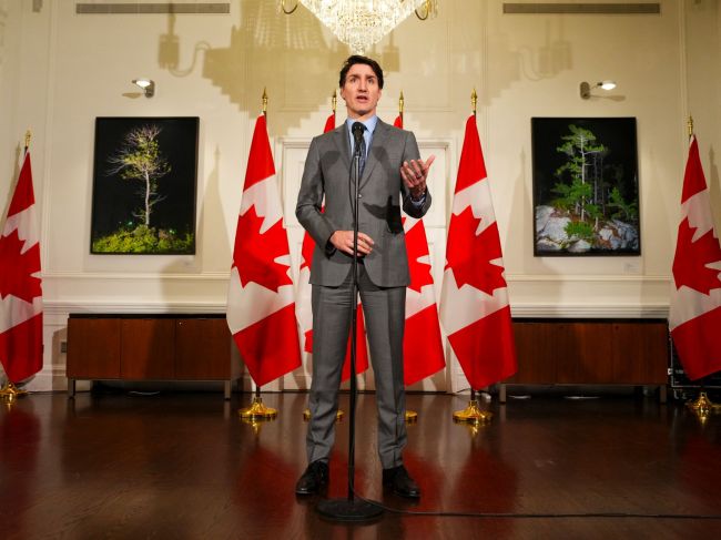 Trudeau chce s kráľom Karolom III. hovoriť aj o Trumpových hrozbách Kanade