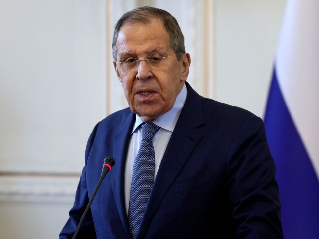 Lavrov: Macronov plán je pre nás hrozbou