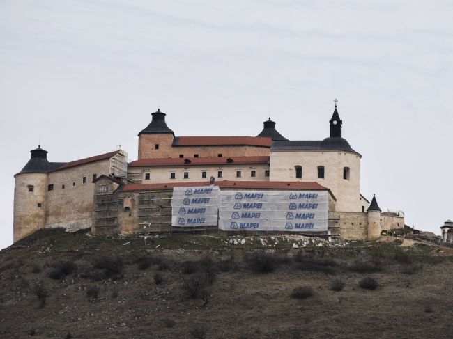 Obnova Krásnej Hôrky má niekoľkomesačné meškanie, sprístupnenie hradu je neznáme