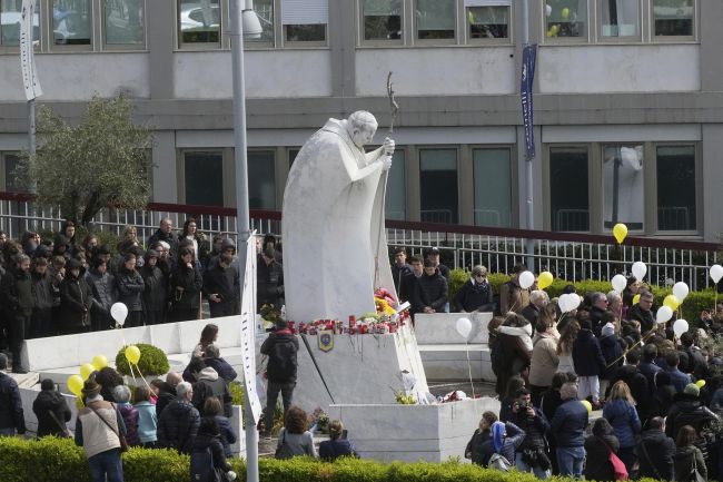 Pápež sa poďakoval za starostlivosť, kondoloval pozostalým v Severnom Macedónsku