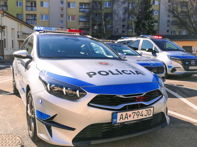 Vyšetrovateľ ÚIS obvinil dvoch policajtov z poisťovacieho podvodu