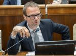 SaS chce zmierniť vplyv transakčnej dane na zdravotníctvo