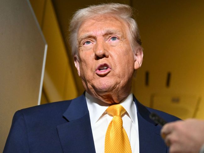 Väčšina Američanov si nemyslí, že clá na dovoz z Číny prospejú ekonomike USA