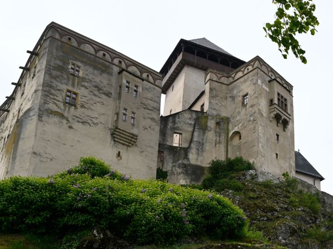 Krojovaní návštevníci budú mať v nedeľu bezplatný vstup na Trenčiansky hrad