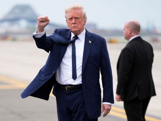 Trump znovu vyzval Kanadu, aby sa pripojila k USA, Kanaďania medzitým volia