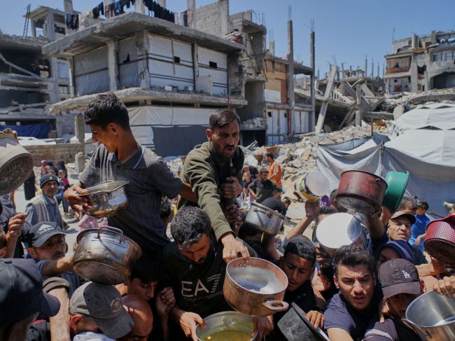 Izrael odmietol obvinenia Amnesty, že pácha genocídu na Palestínčanoch v Gaze