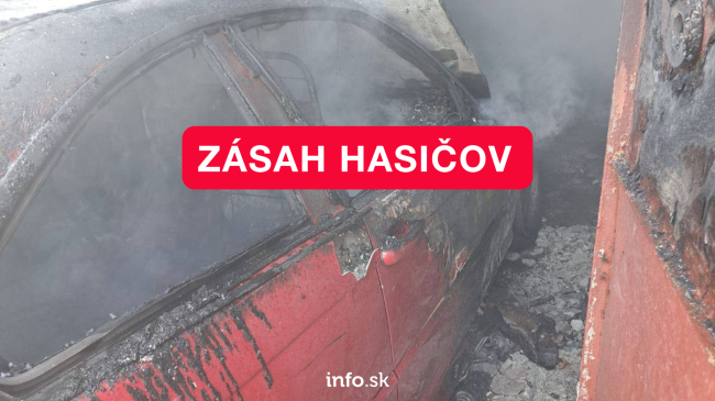 Požiar vozidla v garáži: Majiteľa prevážali do nemocnice