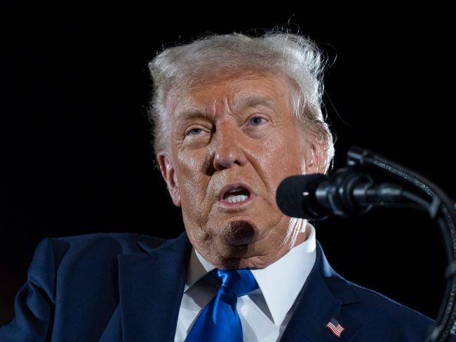 Irán po varovaniach od Trumpa tvrdí, že americké sankcie nezmenia jeho politiku