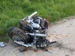 Motorkár sa čelne zrazil s autom, zraneniam na mieste podľahol