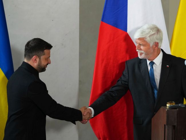 Zelenskyj v Prahe: Ukrajina neverí v dodržiavanie trojdňového prímeria Ruskom