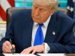 Donald Trump novým výkonným nariadením obmedzil výskum vírusov
