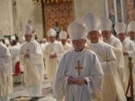 Kardináli vyzývajú na trvalé prímerie a mier vo vojnových oblastiach