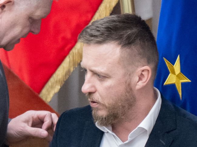 Stovky slovenských lekárov a farmaceutov sa ostro dištancujú od tvrdení Petra Kotlára