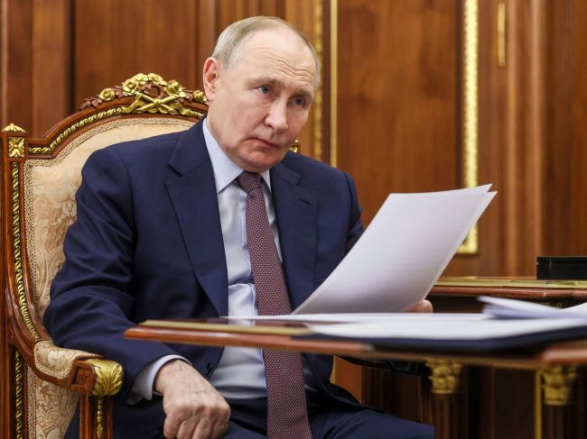 Putin bude 9. mája diskutovať Ficom