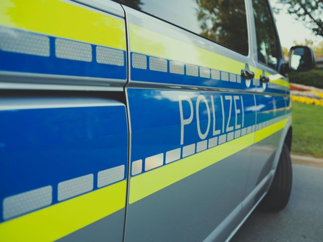 Polícia zadržala muža, ktorý vstúpil do mešity v Bendorfe s dvoma nožmi