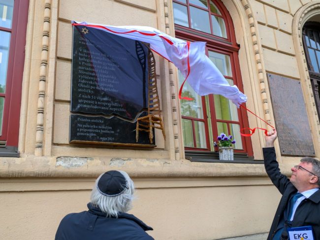 V Prešove odhalili tabuľu, ktorá pripomína vylúčených žiakov židovského pôvodu