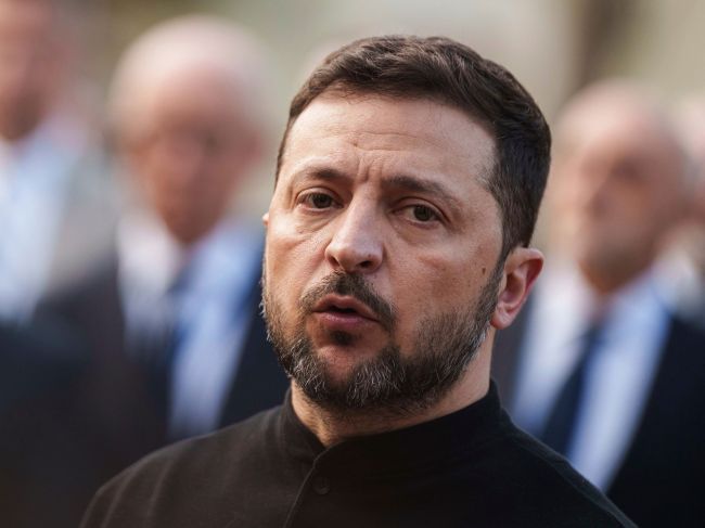 Začalo platiť Putinom vyhlásené prímerie, Zelenskyj trvá na 30-dňovom návrhu
