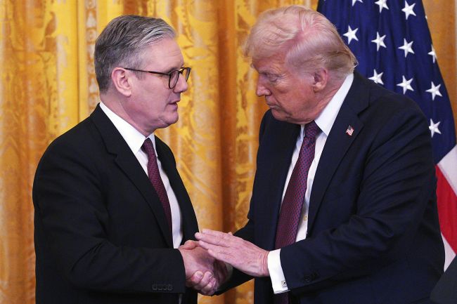Trump ohlásil obchodnú dohodu so Spojeným kráľovstvom