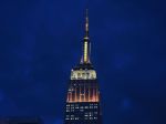 Ikonickú budovu Empire State Building vysvietili na počesť nového pápeža
