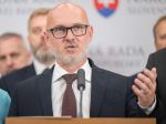 SaS a mimoparlamentné strany označujú cestu premiéra do Moskvy za hanbu