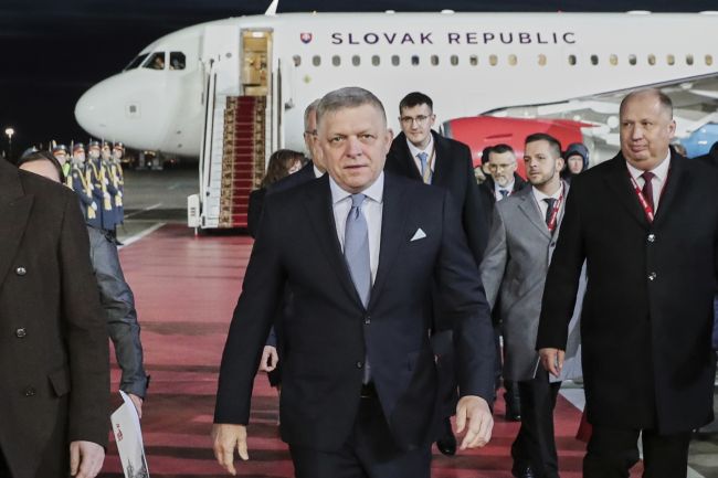 Kallasová vytkla Ficovi návštevu Moskvy, podľa nej je na nesprávnej strane dejín